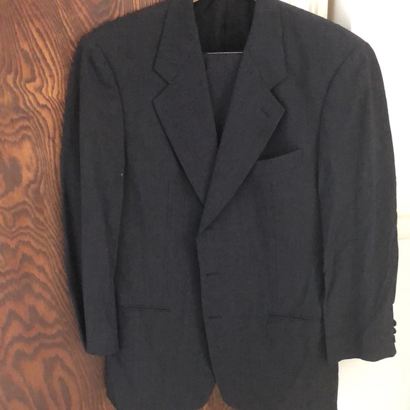 GIORGIO ARMANI 100% wool lightweight men’s suit